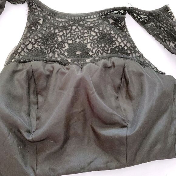 Hand Beaded 90’s Halter Neck Crop Top - Picture 4 of 10